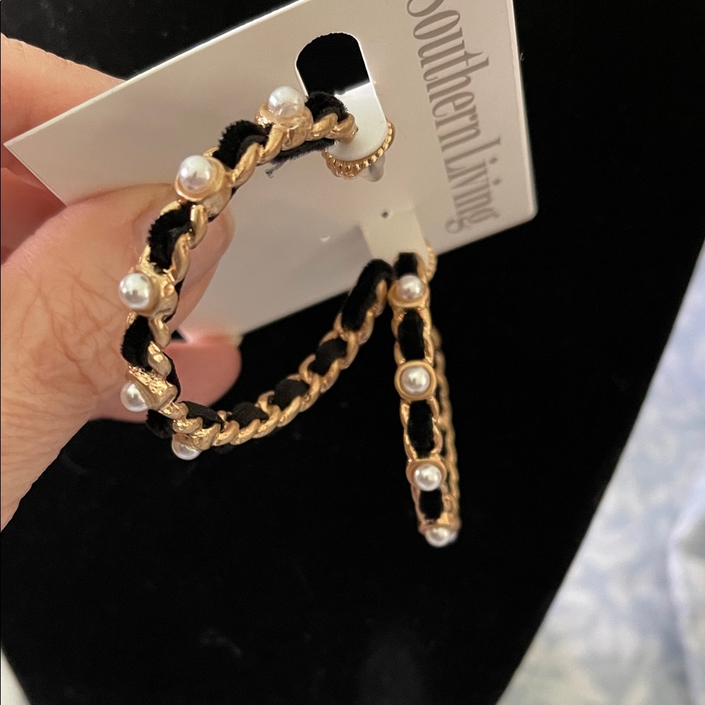 NWT Southern Living Gold and Black Hoop Earrings with pearls